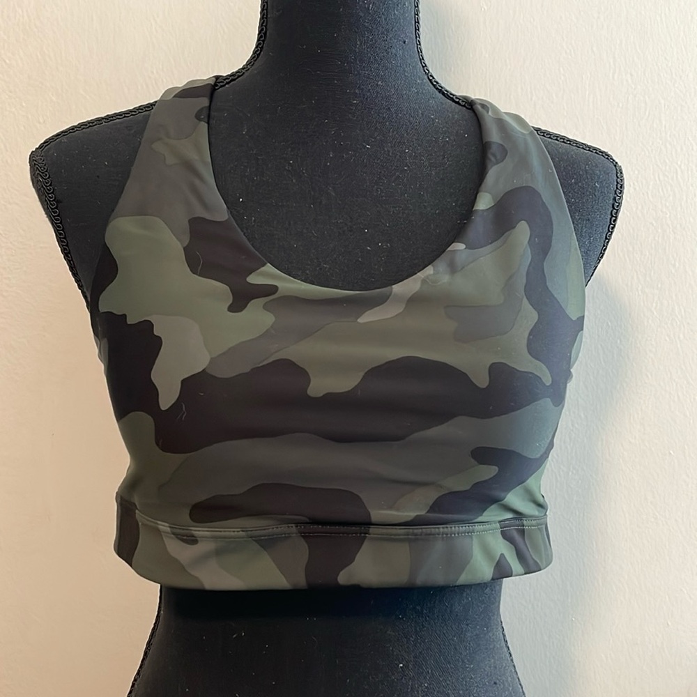 Old Navy Powersoft Sports Bra. Camouflage. (New Without Tags)